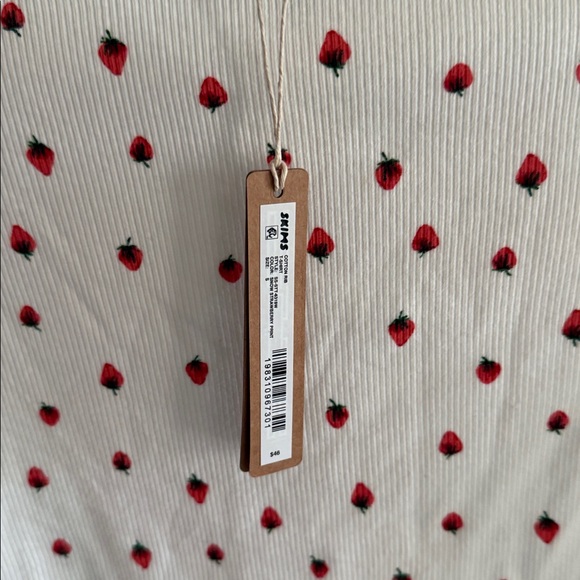 Skims Short Sleeve Top - Picture 4 of 6